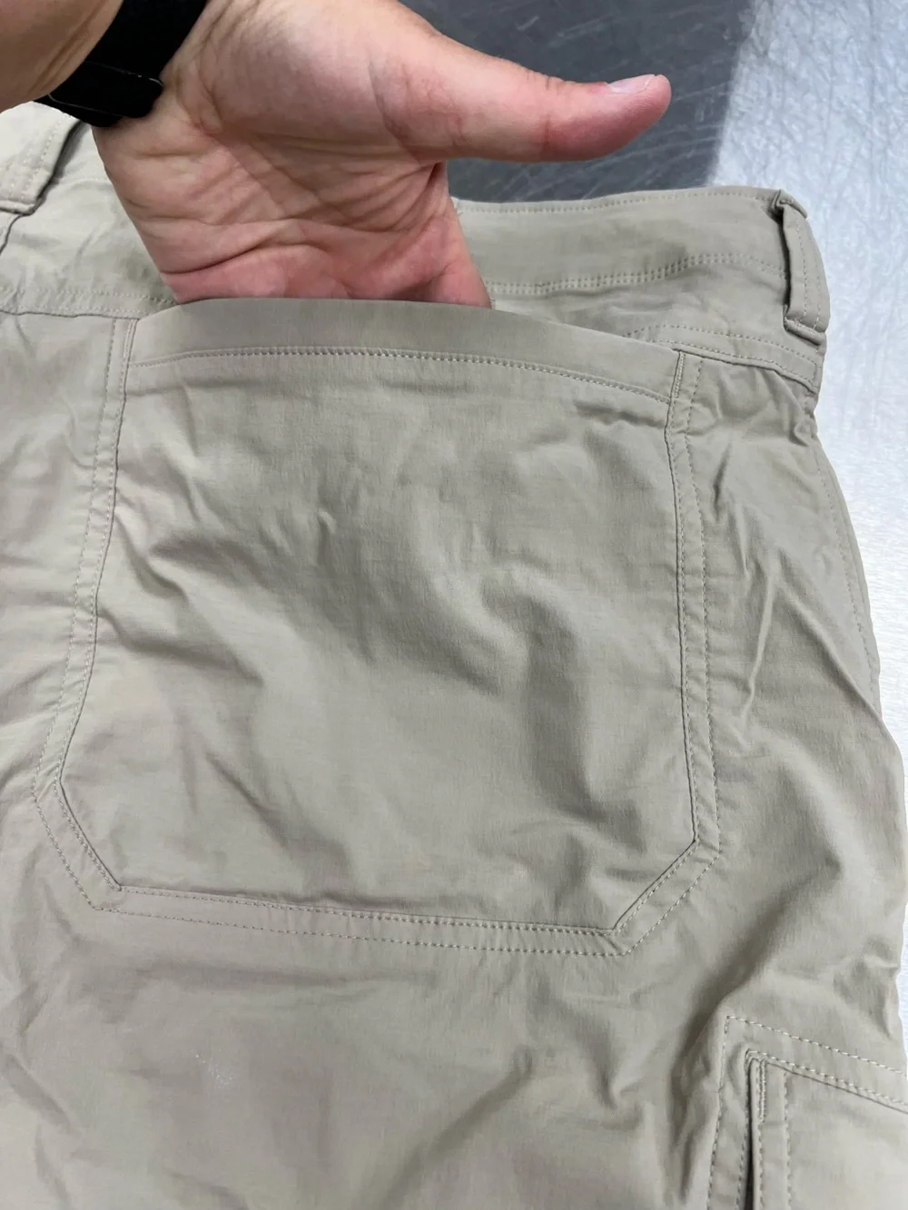 Under Armour Men's Cargo Shorts - Light Khaki 42